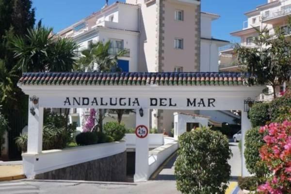 Impresionante Loft En Puerto Banus A Pie De Playa Lejlighed Marbella Eksteriør billede